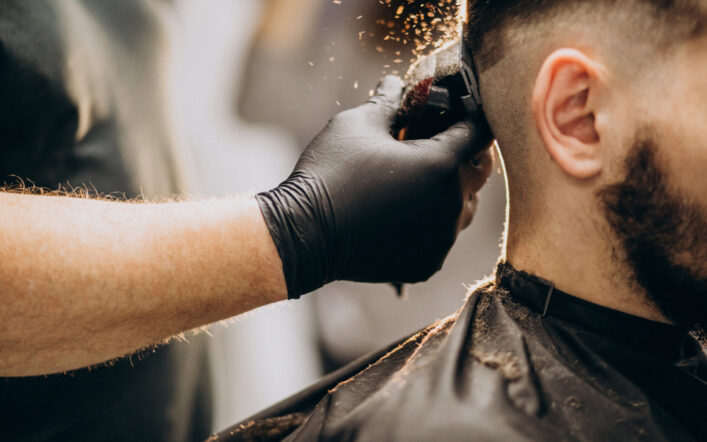 “Manera Barbershop: il salone che rivoluziona l’arte del barbering dal 1983”